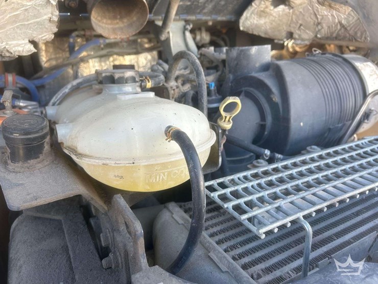 2018-deere-331g-image-6