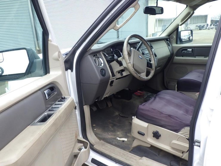 2014-ford-expedition-image-5