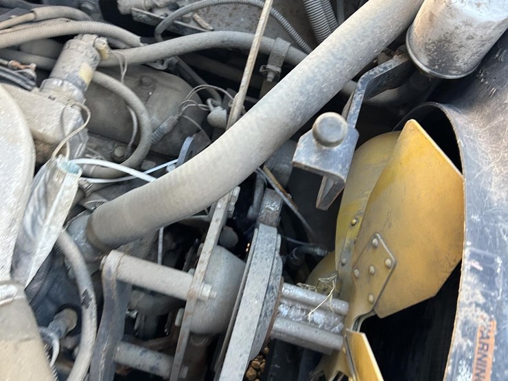 2002-yale-gc100mjn-image-31