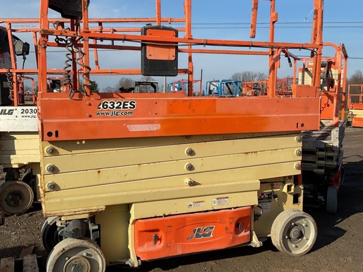 2016-jlg-2632es-image-1
