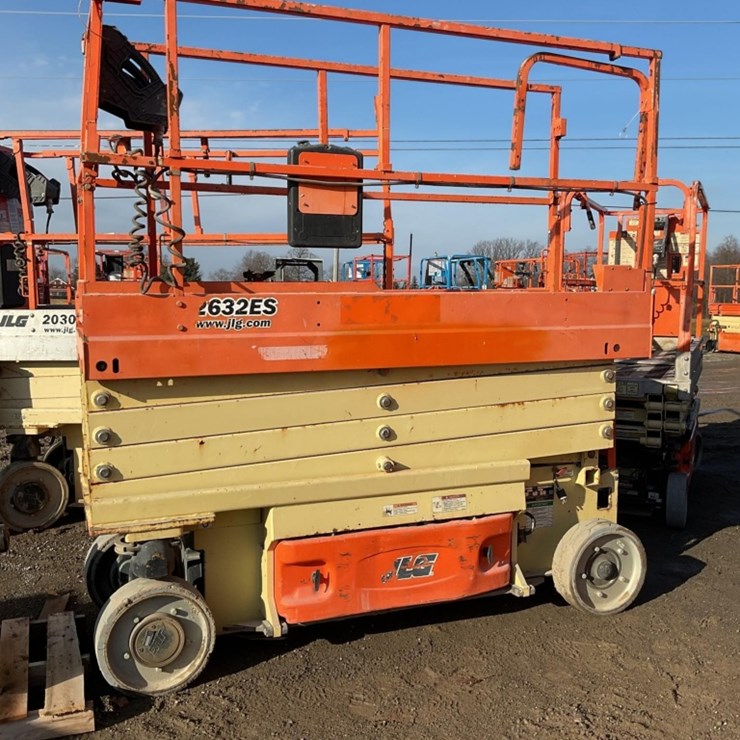 2016 JLG 2632ES