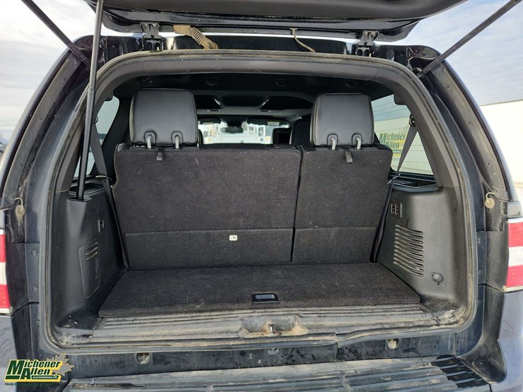 2013-lincoln-navigator-image-18