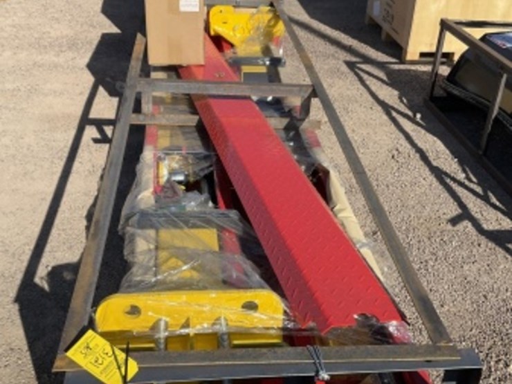 agt-atk-b1000-2-post-automotive-lift-image-3