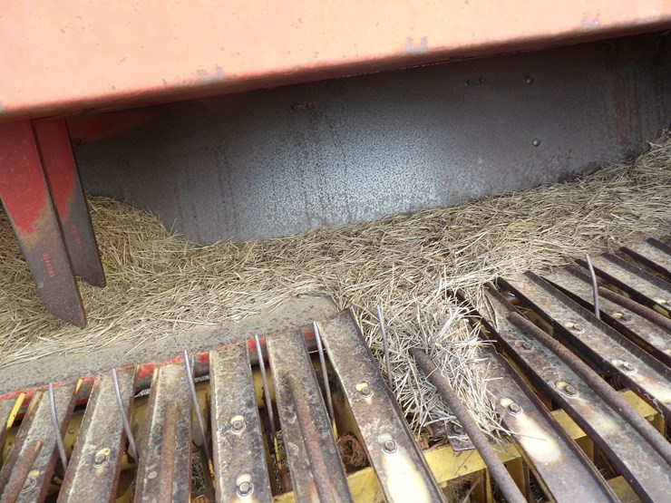 new-holland-575-image-13