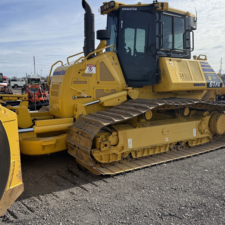 KOMATSU D61PX