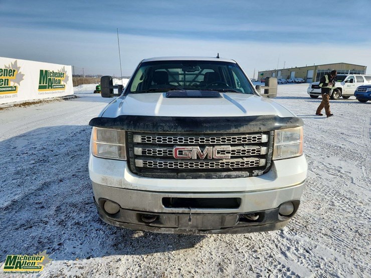 2013-gmc-sierra-3500hd-image-21