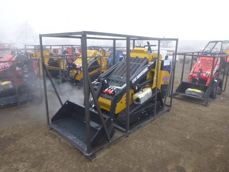 2025-cfg-kktca27-skid-steer-track-loader-image-1