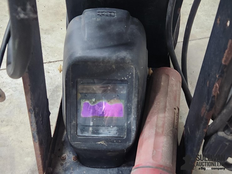 clark-180en-mig-welder-image-10