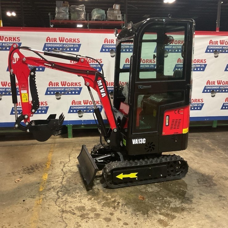 (Inv.50032) 2025 MIVA VA13C Mini Excavator, 13.5 Hp Gas Engine, Aux. Hydraulics, Has Broken Glass