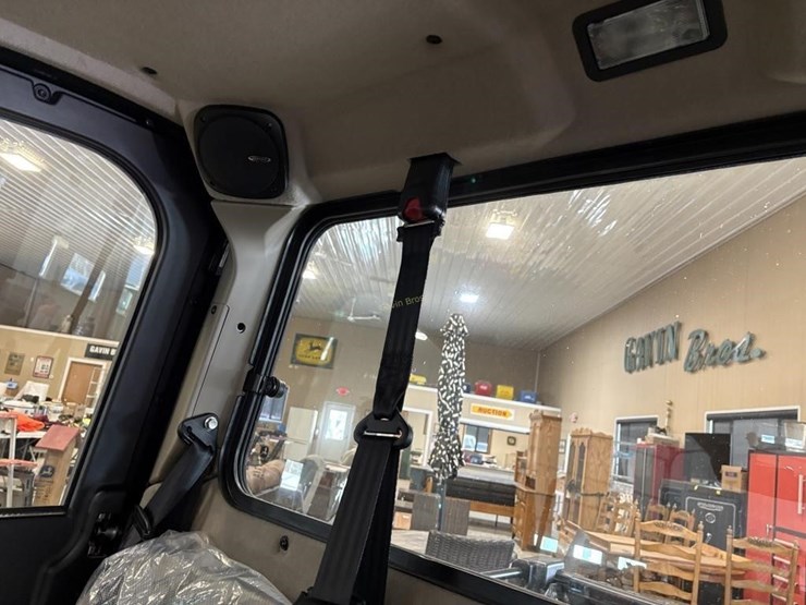 2024-john-deere-gator-image-13