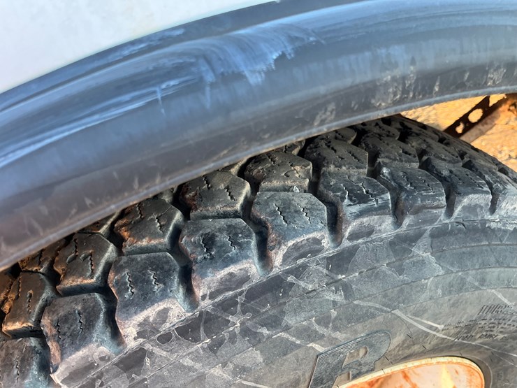 2012-ford-f750-image-8