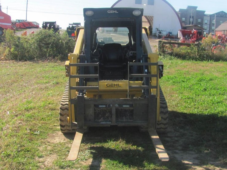 2023-gehl-rt215-image-4