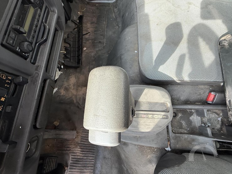 2000-isuzu-npr-image-9