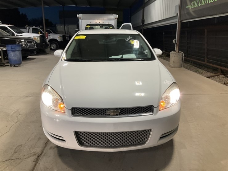 2015-chevrolet-impala-ls-sdn-image-3