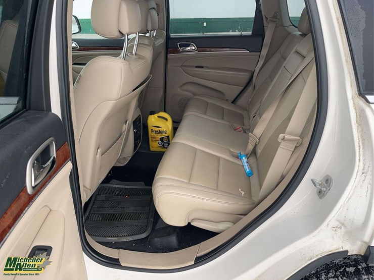 2011-jeep-grand-cherokee-limited-image-15