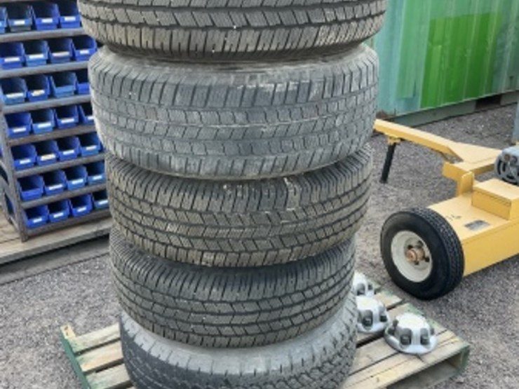 pallet-of-asst-17in-truck-wheels-w/-tires-image-1