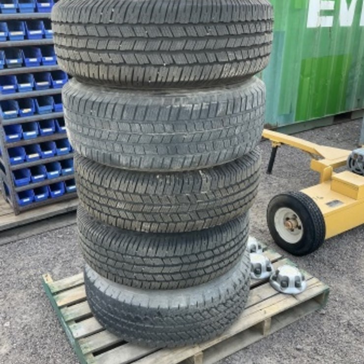 PALLET OF ASST 17IN TRUCK WHEELS W/ TIRES