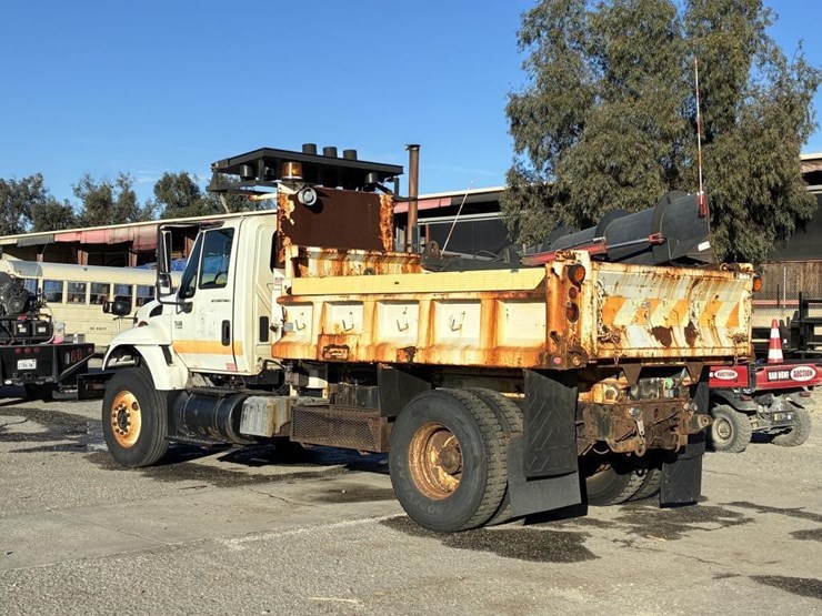 2003-international-7400-image-4