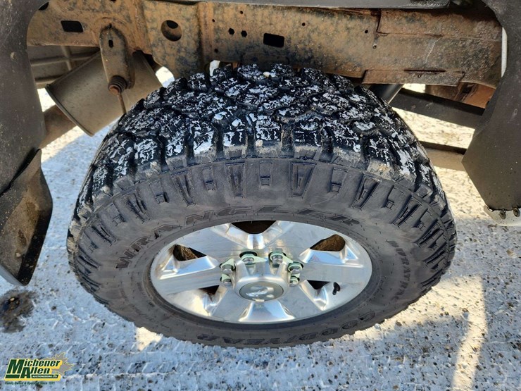 2014-ram-2500-slt-image-12