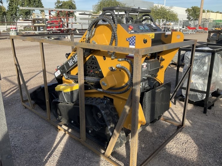 2025-agt-mx-mrt14-stand-up-skid-steer-image-3