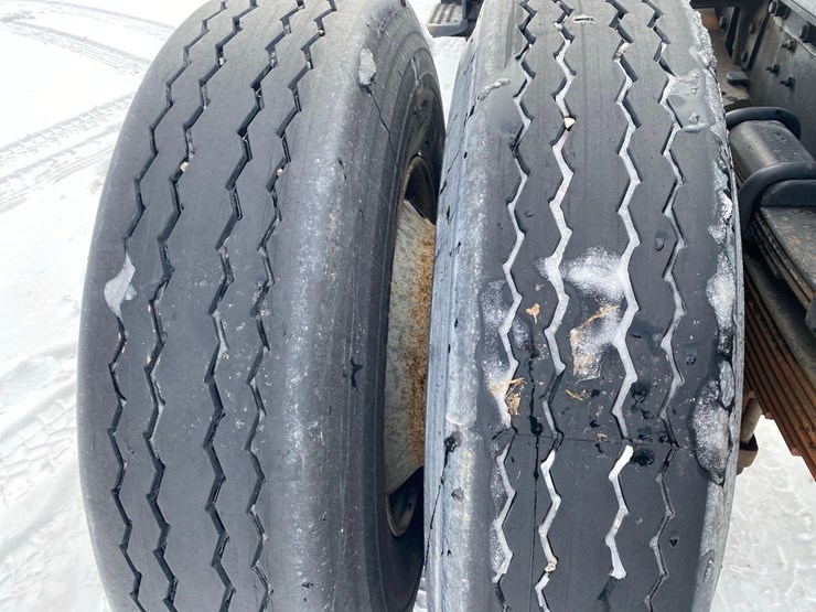 2001-case-ih-4900-image-29