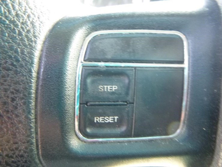 2014-dodge-grand-caravan-image-17