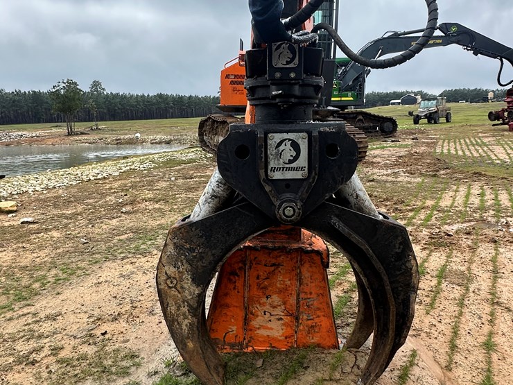 #3102-•-2024-develon-dx225l-track-loader-w/-rotobec-log-grapple-image-4