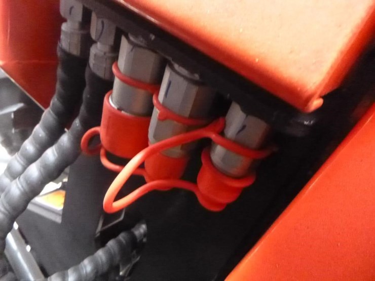 2025-agt-sda140w-skid-steer-loader-image-11