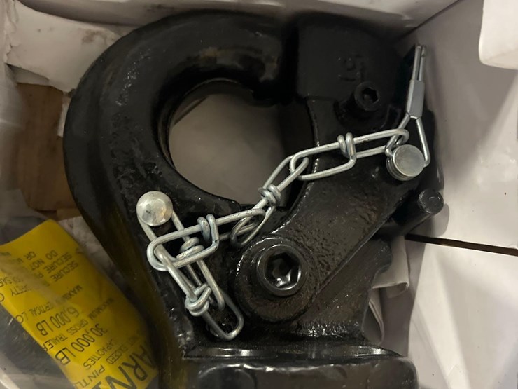 pintle-hitch-with-receiver-image-9