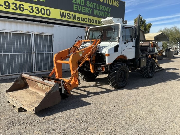 daimler-benz-ag-unimog-424-loader-truck-image-2
