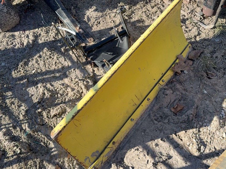 john-deere-la-image-1