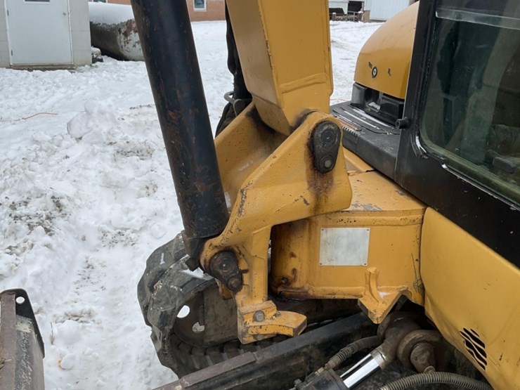 caterpillar-304cr-image-17