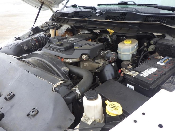 2016-dodge-3500-image-10