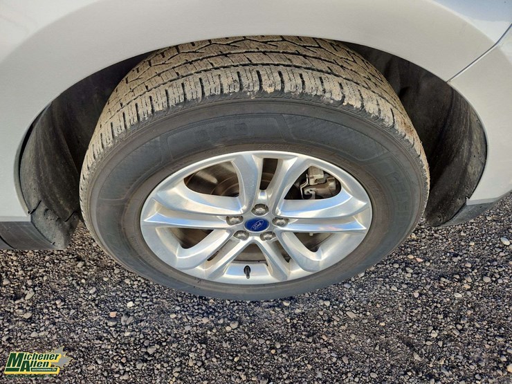 2017-ford-edge-sel-image-10