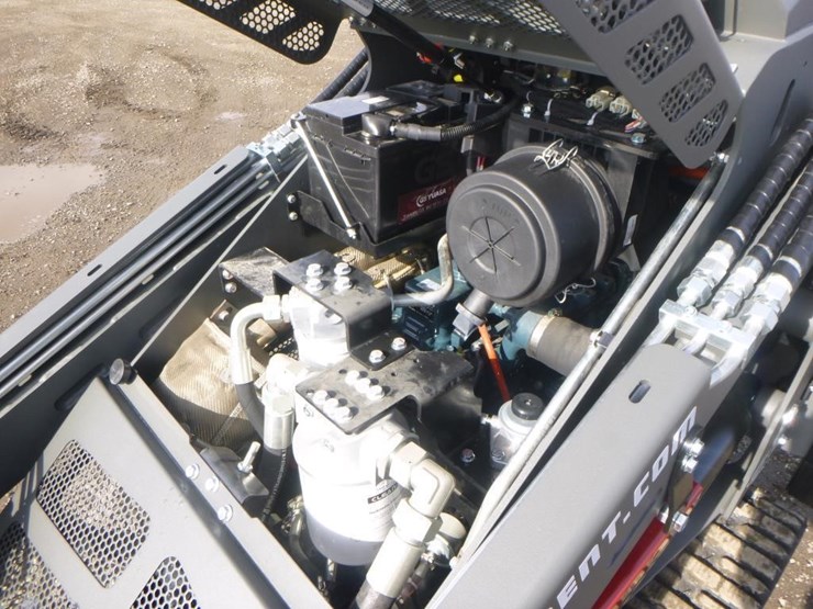 2025-kubota-d1703-image-19