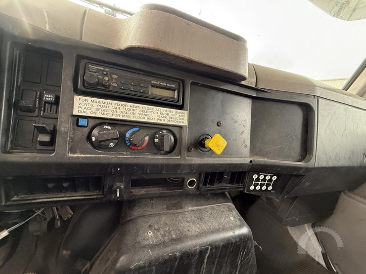 2000-international-4700-image-22