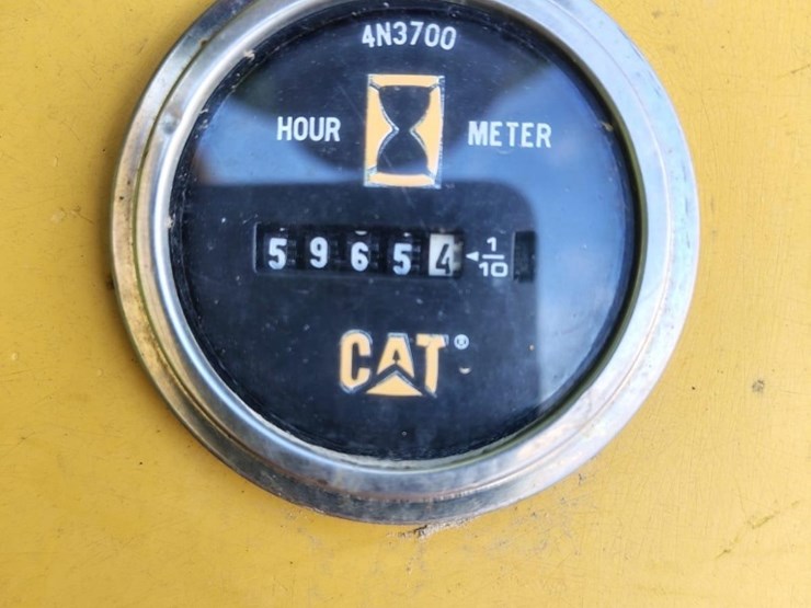 2005-caterpillar-d4g-xl-image-8