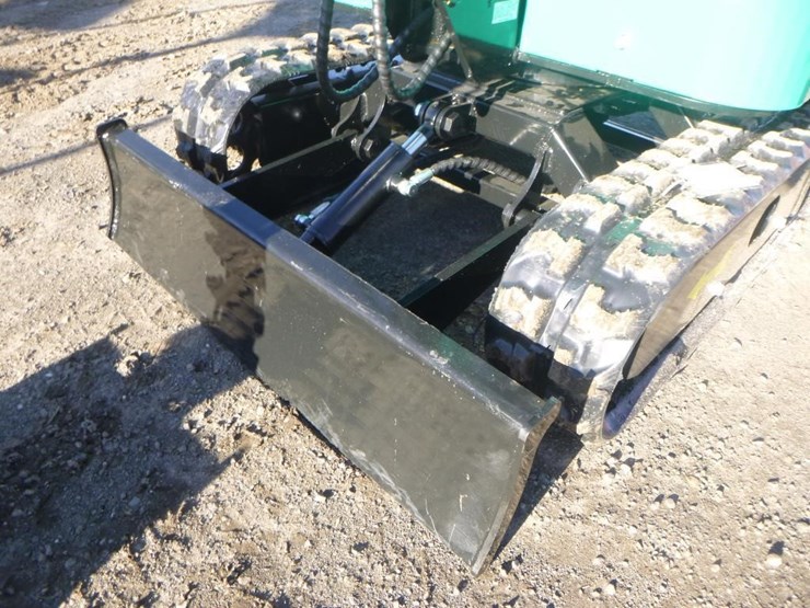 2025-agt-h15r-hydraulic-excavator-image-15