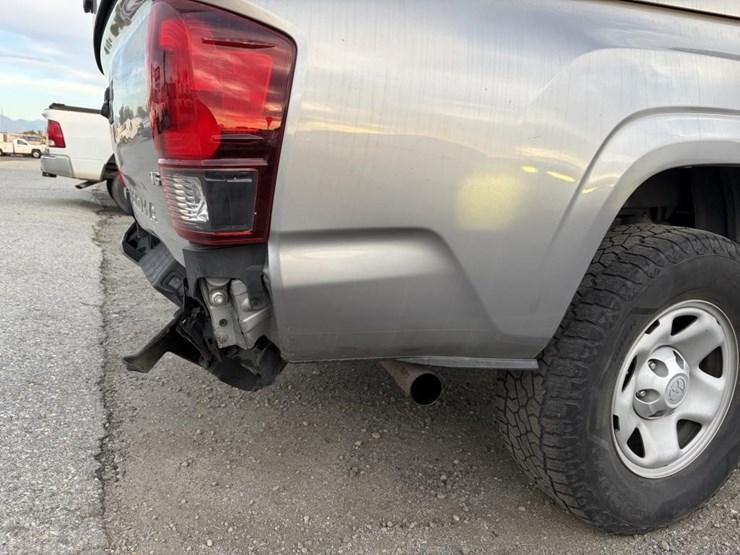 2020-toyota-tacoma-image-30