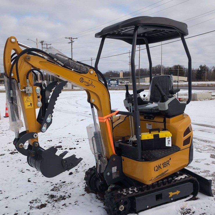 CFG Industrial Mini Excavator - QK18R - Yellow ** Throttle Cable Broken