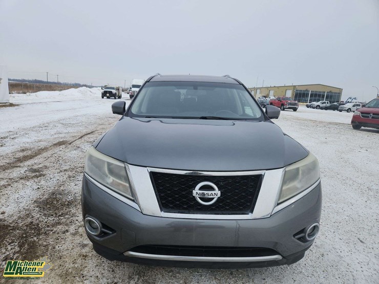 2015-nissan-pathfinder-image-13