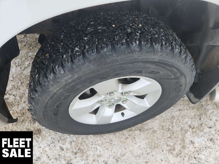 2014-dodge-1500-image-14