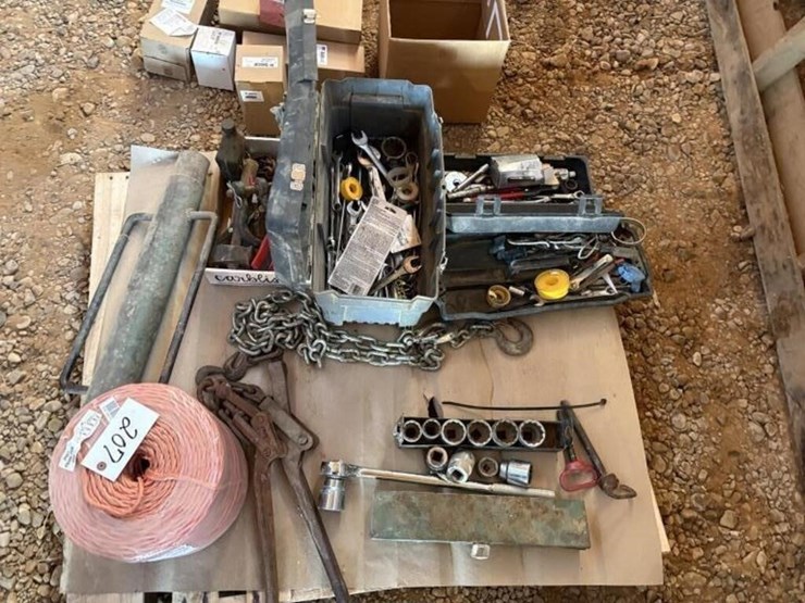 post-pounder,-binders,-chain,-twine-etc-image-1