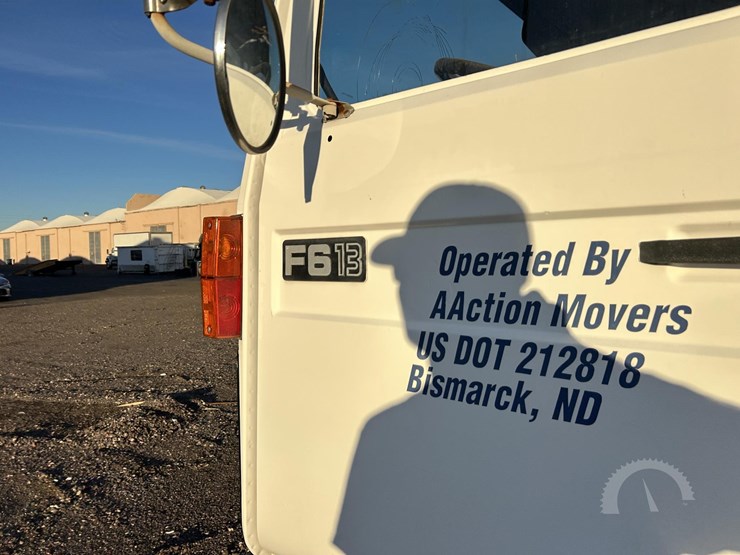 2016-volvo-f613-image-23