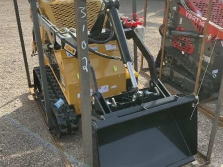 2025-agt-mx-crt23-stand-up-skid-steer-image-1