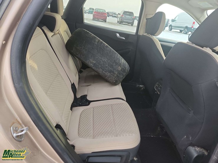 2020-ford-escape-image-17