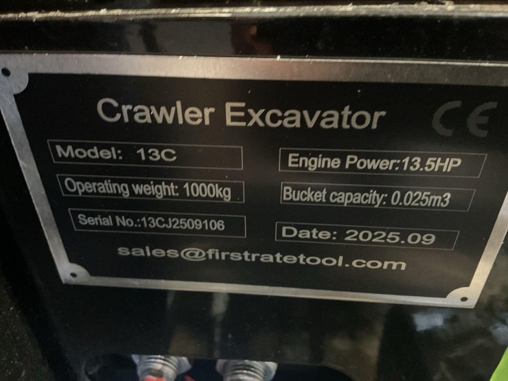 (inv.50032)-2025-miva-va13c-mini-excavator,-13.5-hp-gas-engine,-aux.-hydraulics,-has-broken-glass-image-8