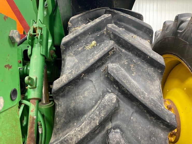 2013-john-deere-7230r-image-32