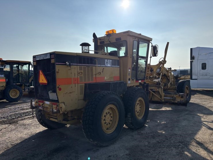 2005-caterpillar-143h-image-3