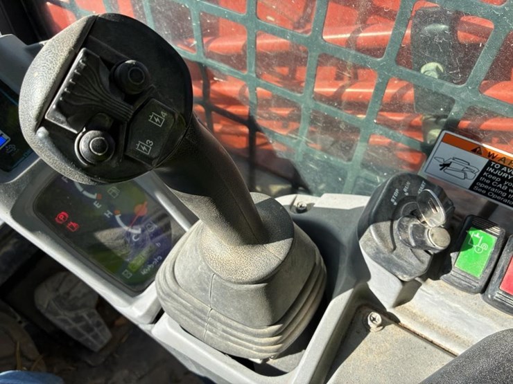 2020-kubota-svl95-2s-image-15